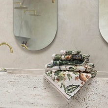 Laden Sie das Bild in den Galerie-Viewer, Menagerie Botanik Handtuch Serie von MOOOI