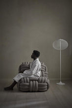 Laden Sie das Bild in den Galerie-Viewer, Dodo Pavone Jacquard Bademantel Weiß von MOOOI