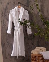 Laden Sie das Bild in den Galerie-Viewer, Bademantel Wellnessmantel Saunamantel Devilla