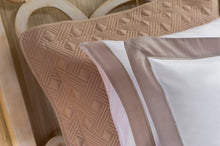 Laden Sie das Bild in den Galerie-Viewer, 3-teilig Bettwäsche Set MODERN 135x200 beige Stehsaum u. gesticktem Zierstreifen