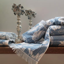 Laden Sie das Bild in den Galerie-Viewer, Frottierprogramm FLORALES Fransen