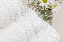 Laden Sie das Bild in den Galerie-Viewer, Frottierprogramm SPITZE creme