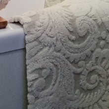 Laden Sie das Bild in den Galerie-Viewer, Devilla Frottierprogramm ORNAMENT Jacquard Baumwolle und Leinen