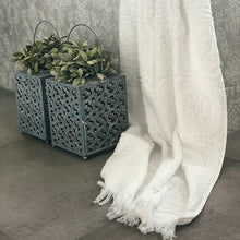 Laden Sie das Bild in den Galerie-Viewer, Devilla Frottierprogramm Handtücher weiß mit Fransen
