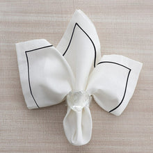 Laden Sie das Bild in den Galerie-Viewer, Stoffserviette 4er Set schwarz weiß bestickt