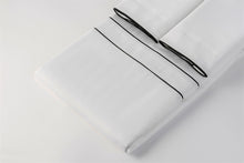 Laden Sie das Bild in den Galerie-Viewer, Bettwäsche Set 3-teilig LINE schwarzer Zierstreifen