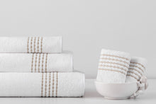 Laden Sie das Bild in den Galerie-Viewer, Frottierprogramm ZAPHIR mit bestickter Borte