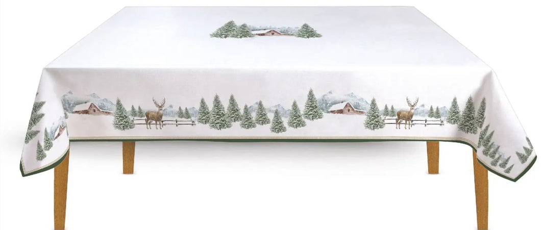 Tischdecke 145x180 mit winterlichem Motiv, Winterwald mit Hütte, Schnee, Hirschen.